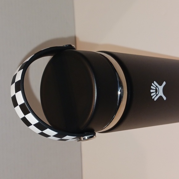 Hydro Flask - Vans Off The Walls - Picture 3 of 7